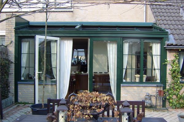 Bicolor veranda met zonwering